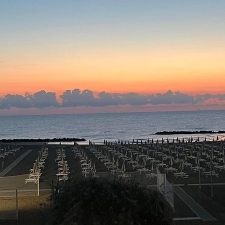 Hotel Cliff Rimini Exteriör bild
